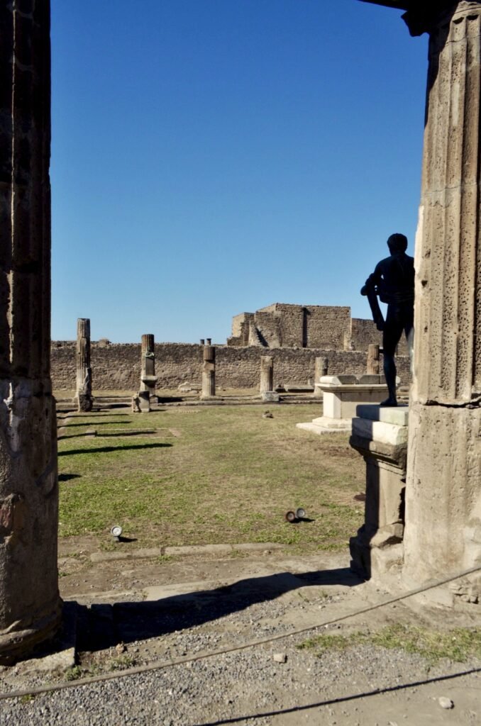 Templo de Apollo en el parque arqueológico de Pompeya